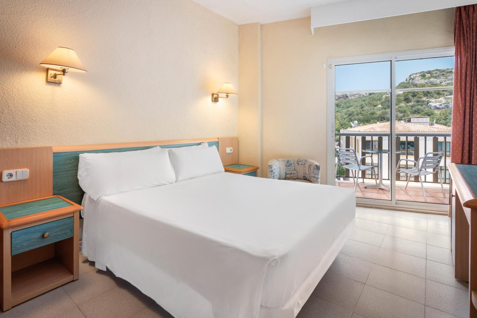 Sol Milanos Pingueinos Hotel Son Bou Exterior photo