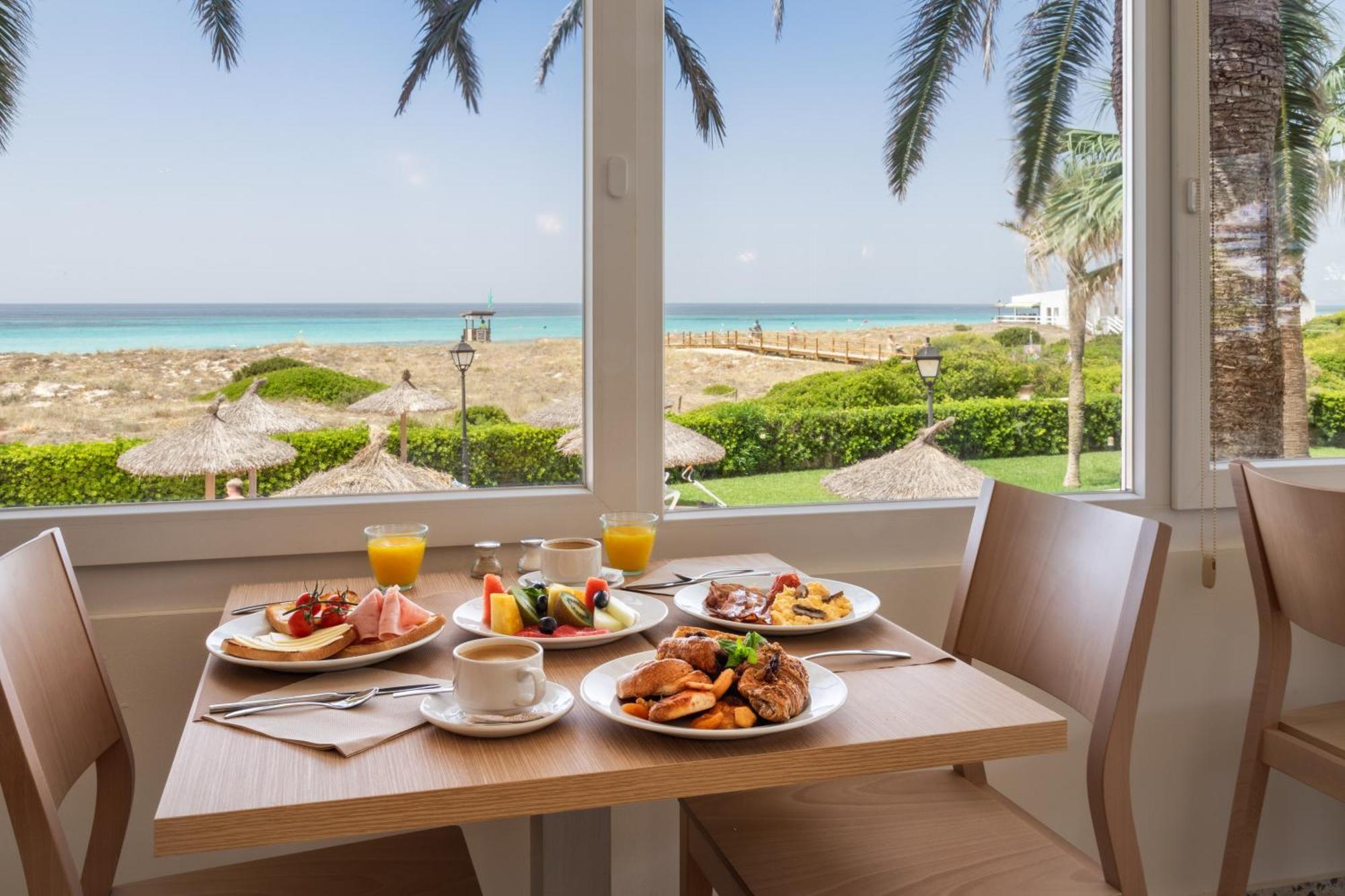 Sol Milanos Pingueinos Hotel Son Bou Exterior photo