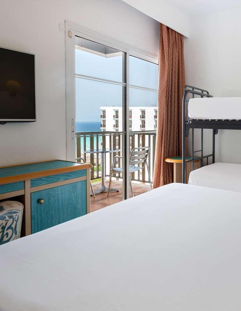 Sol Milanos Pingueinos Hotel Son Bou Room photo
