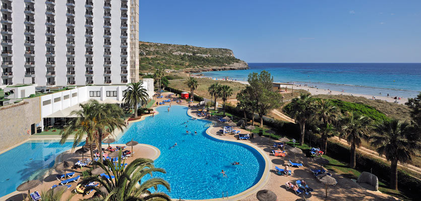Sol Milanos Pingueinos Hotel Son Bou Exterior photo